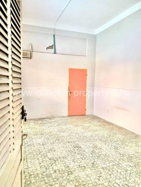 Flathouse For Sale In Daun Penh - Ellington Property