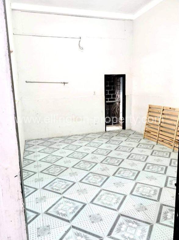 Flathouse For Sale In Daun Penh - Ellington Property