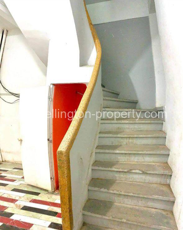 Flathouse For Sale In Daun Penh - Ellington Property