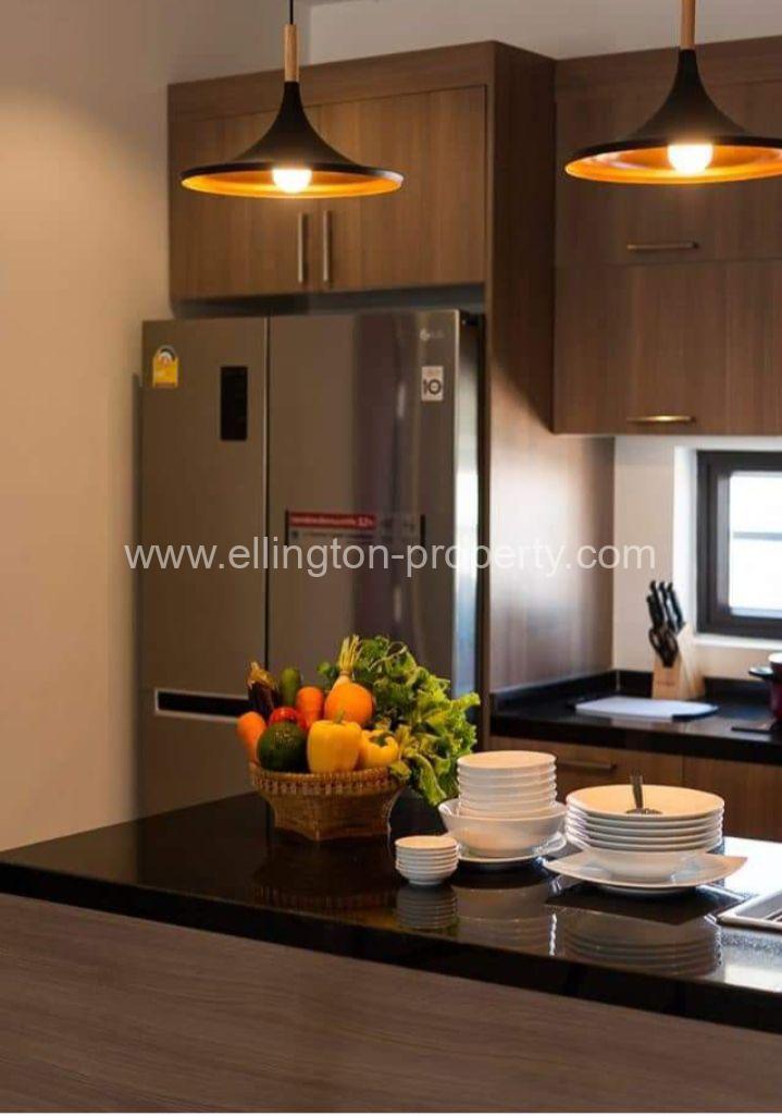 4 Bedrooms Service Apartment For Rent In Bkk2 - Ellington Property