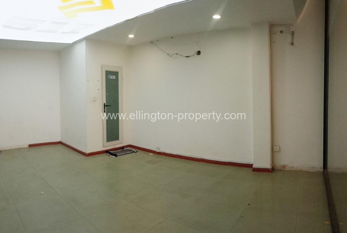 Shophouse For Rent In​ Tumnob Tuek - Ellington Property