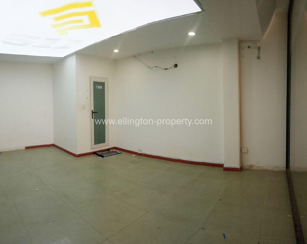 Shophouse For Rent In​ Tumnob Tuek - Ellington Property