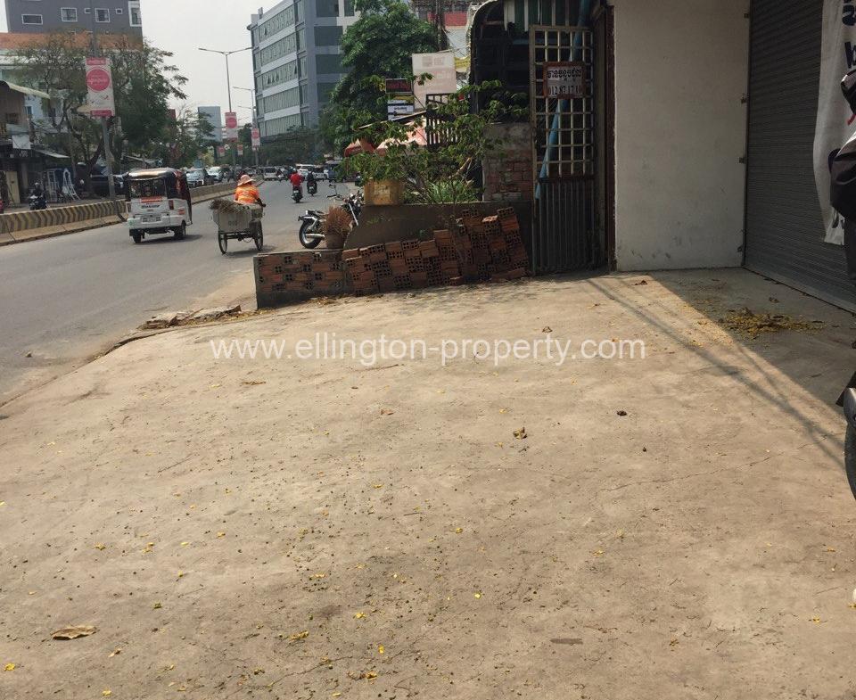 Shophouse For Rent In​ Tumnob Tuek - Ellington Property