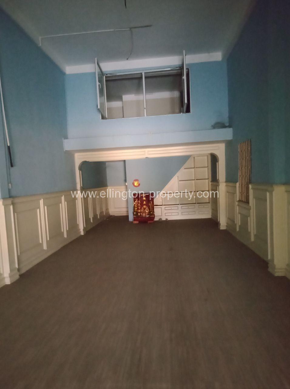 Shophouse For Rent In Tumnob Tuek - Ellington Property