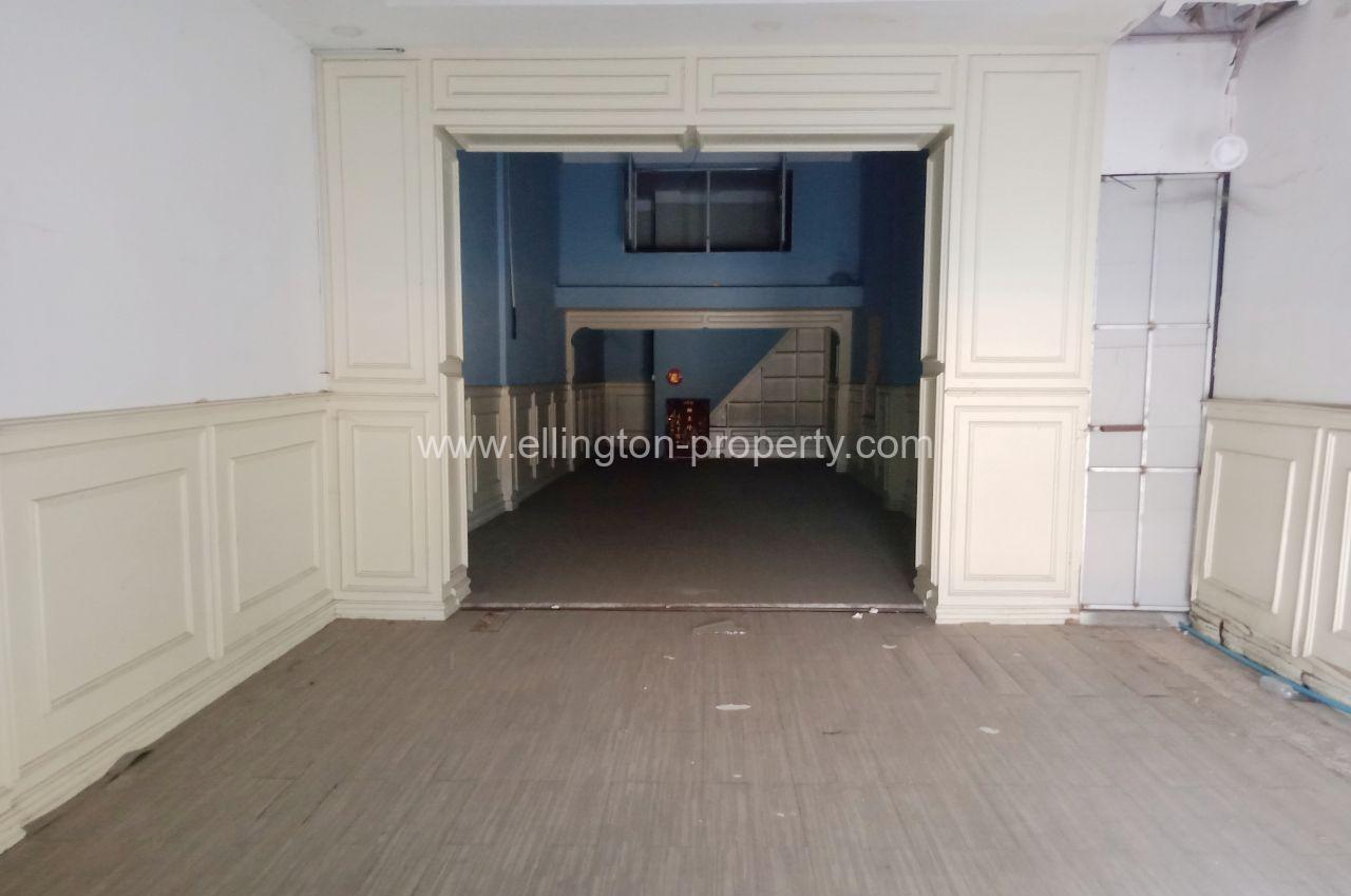 Shophouse For Rent In Tumnob Tuek - Ellington Property