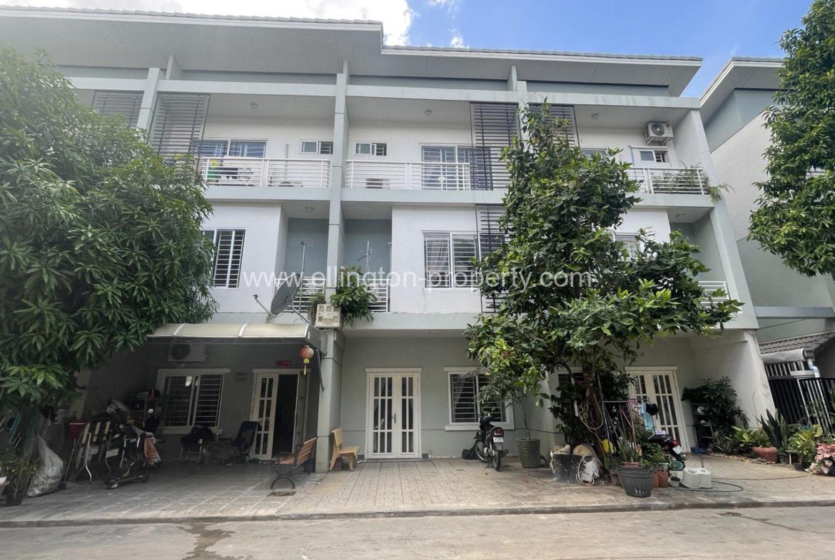 Villa For Rent In Borey Peng Huoth Boerng Snor - Ellington Property