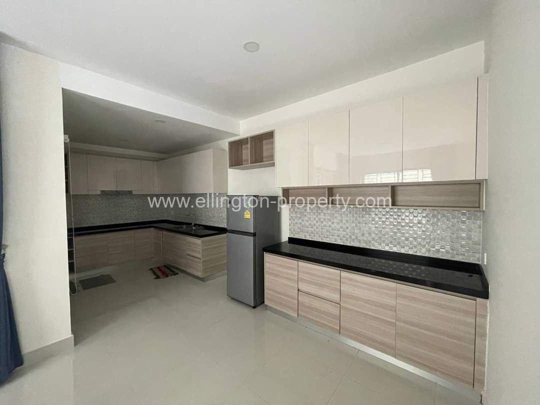 4 Bedrooms Villa For Rent In Chbar Ampov - Ellington Property