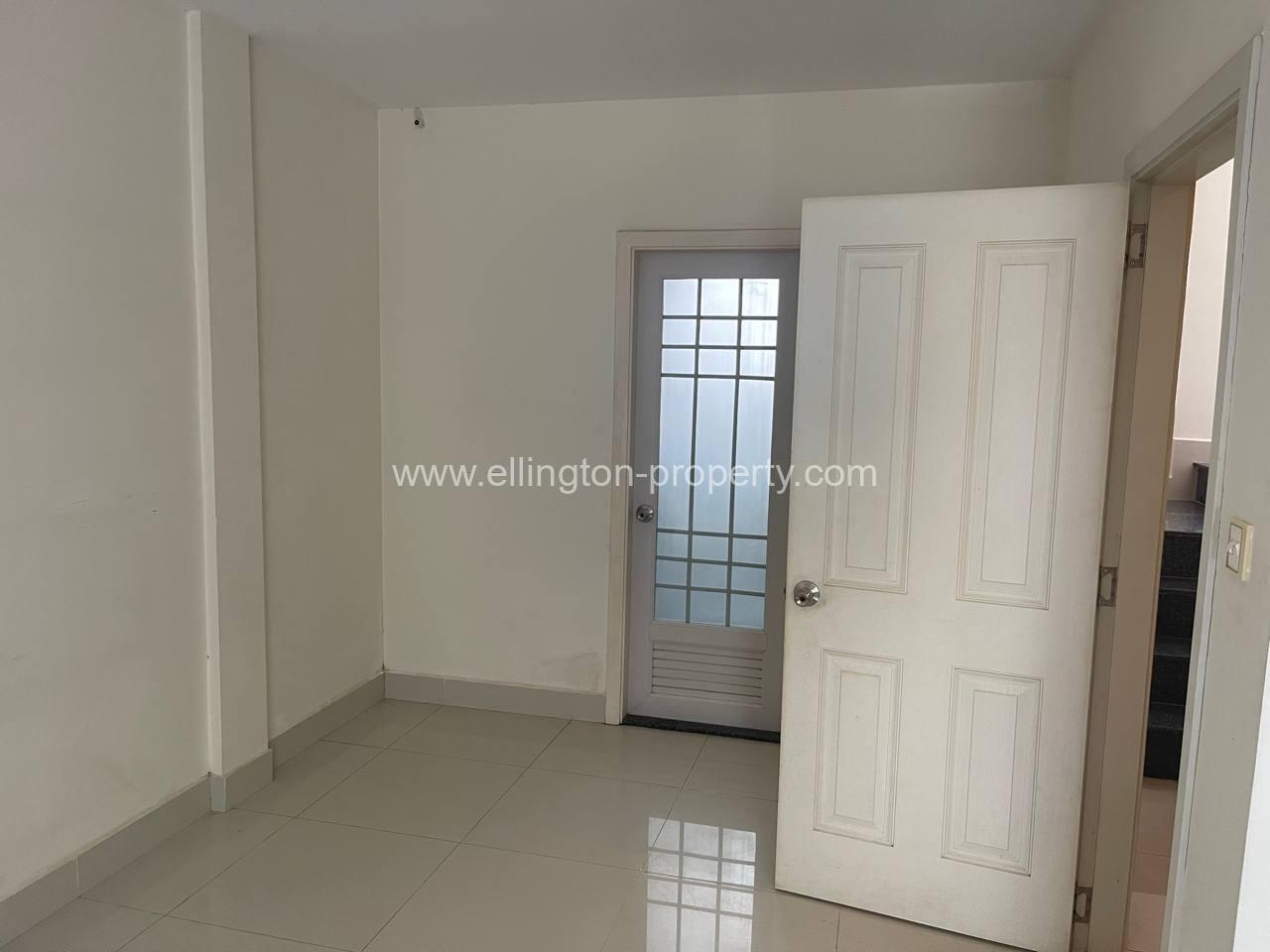 Villa For Rent In Borey Peng Huoth Boerng Snor - Ellington Property