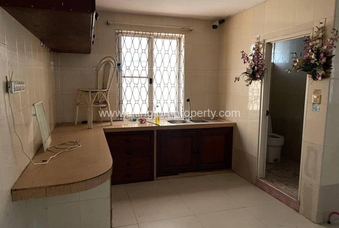 Shophouse For Rent In Bkk1 - Ellington Property