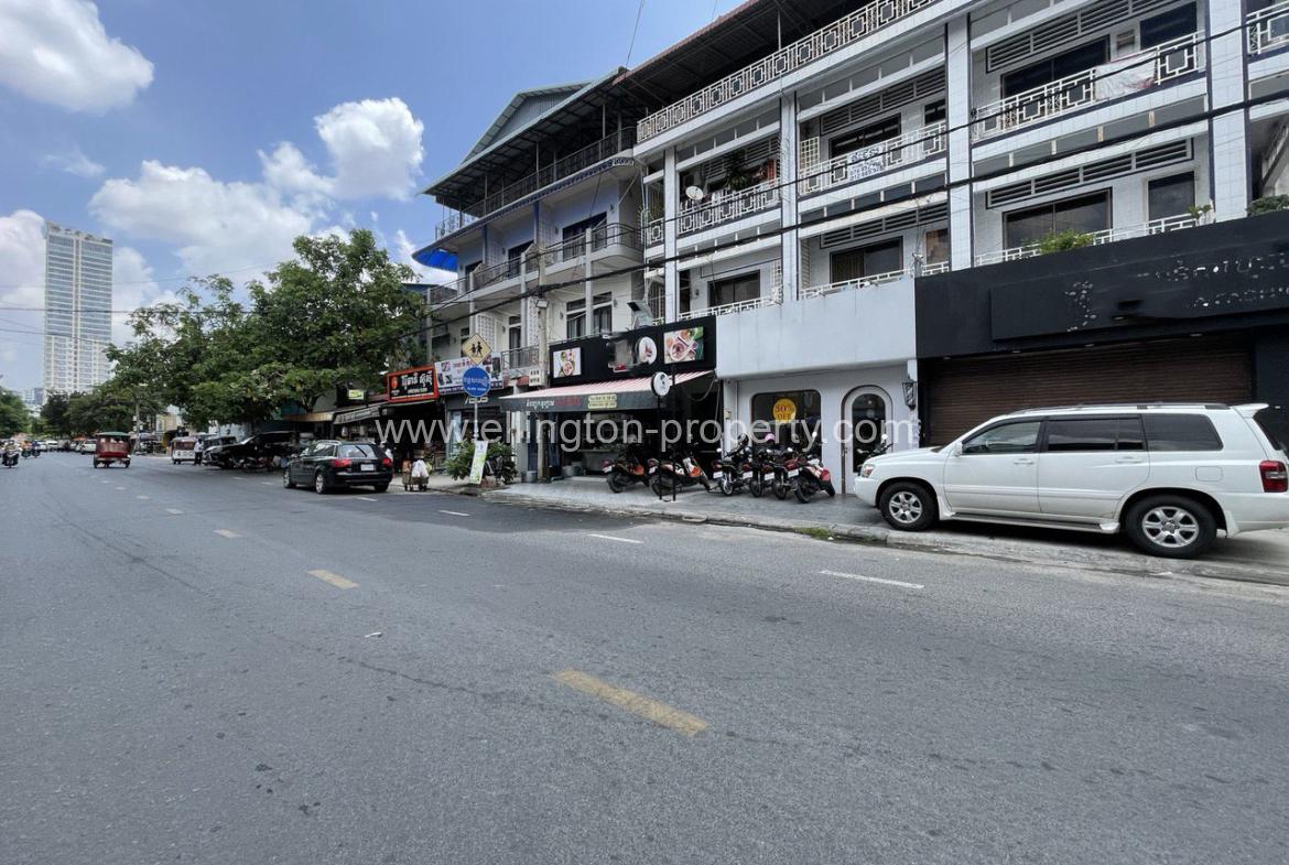 Shophouse For Rent In Bkk - Ellington Property