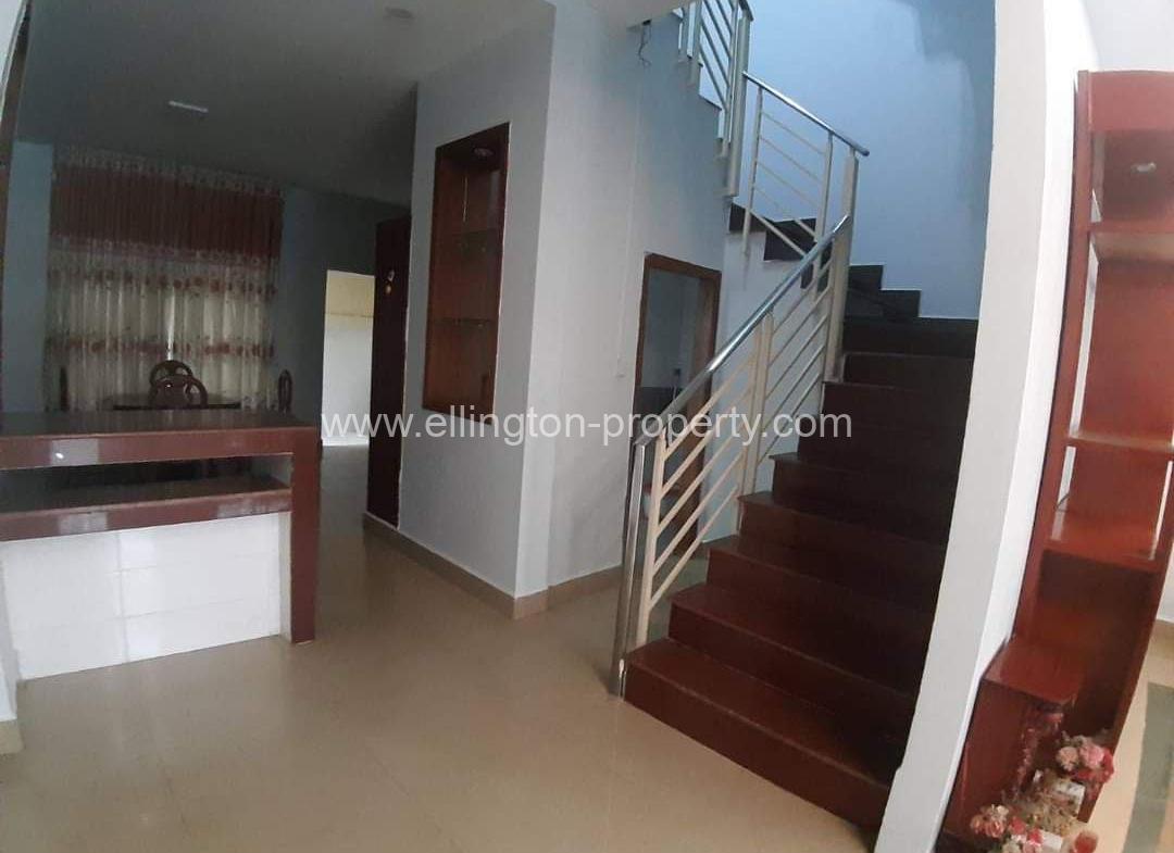 Link Villa For Rent In Sensok - Ellington Property