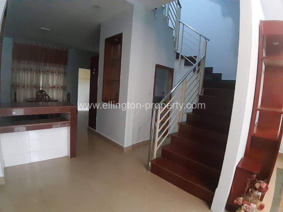 Link Villa For Rent In Sensok - Ellington Property