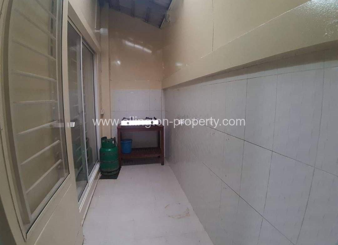 Link Villa For Rent In Sensok - Ellington Property