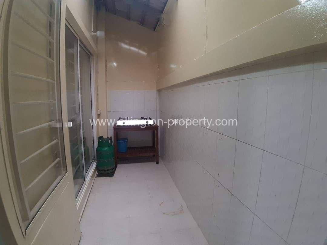 Link Villa For Rent In Sensok - Ellington Property