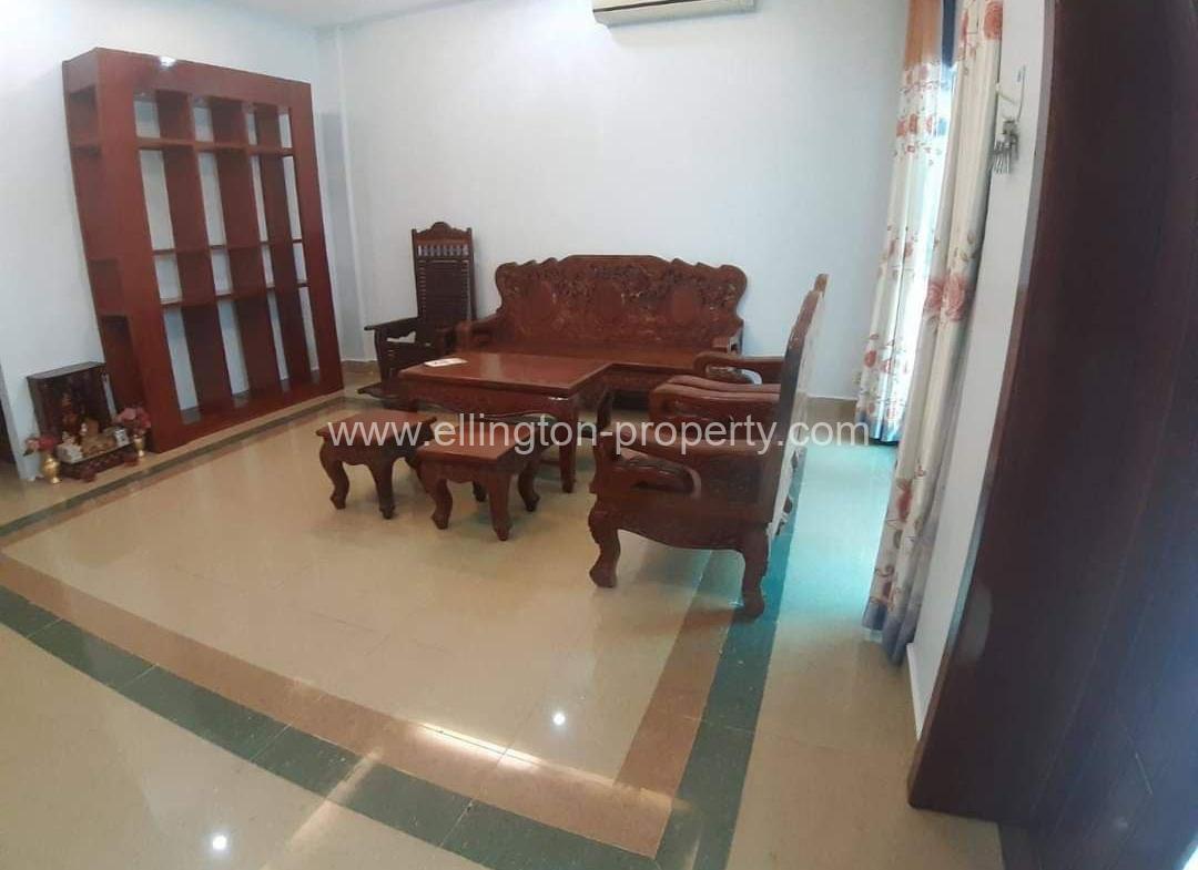 Link Villa For Rent In Sensok - Ellington Property