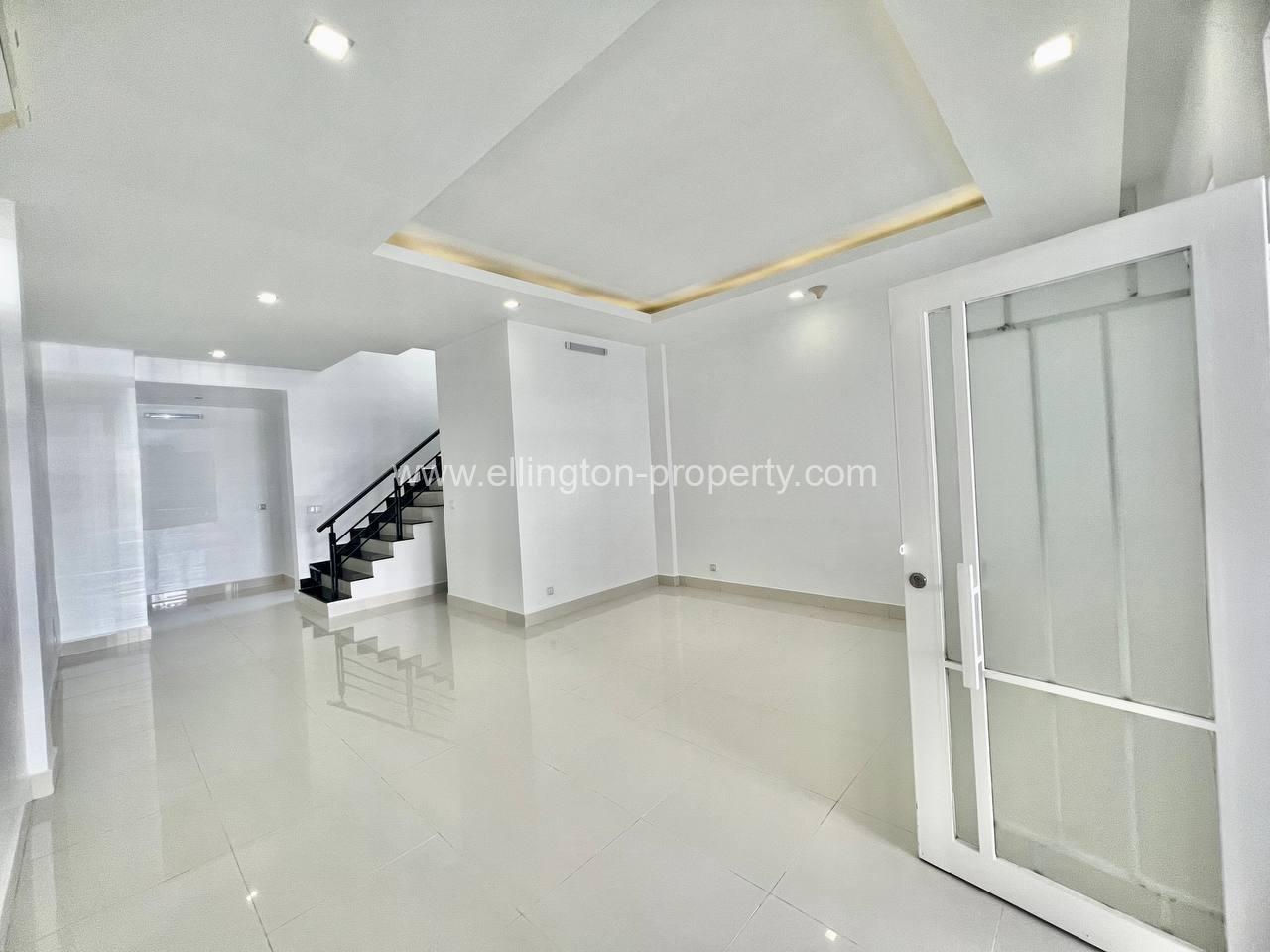 Villa For Rent In Chroy Congva  - Ellington Property