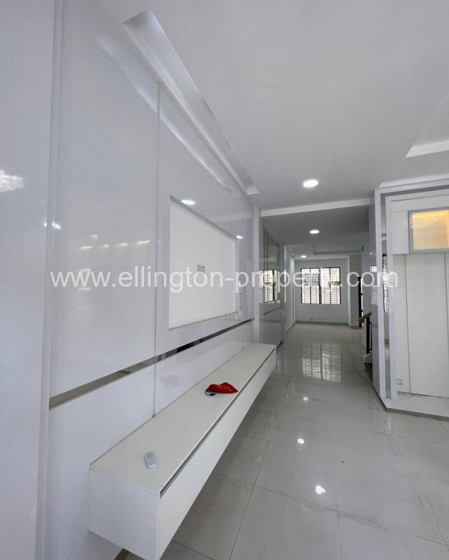 Villa For Rent In Borey Sambath Men Heng - Ellington Property