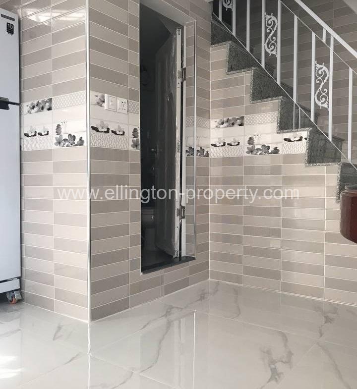 Flat House For Rent In Bkk3 - Ellington Property