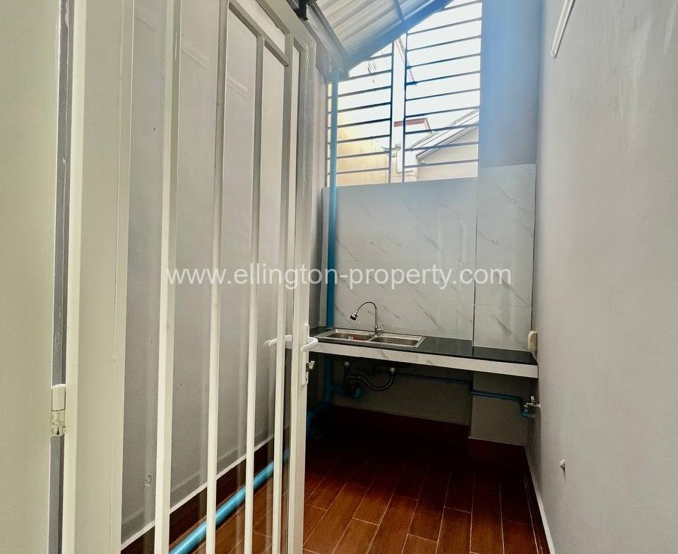 Villa For Rent In Chroy Congva  - Ellington Property