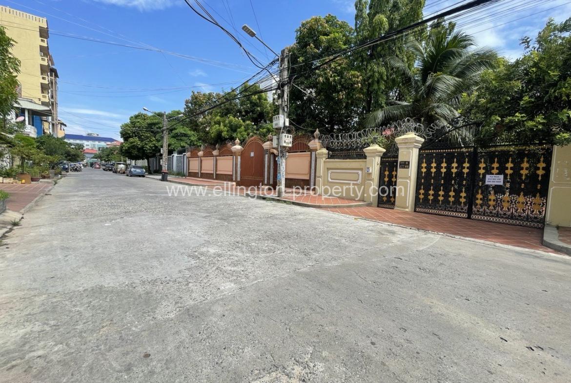 Villa For Rent In Toul Kork Area - Ellington Property