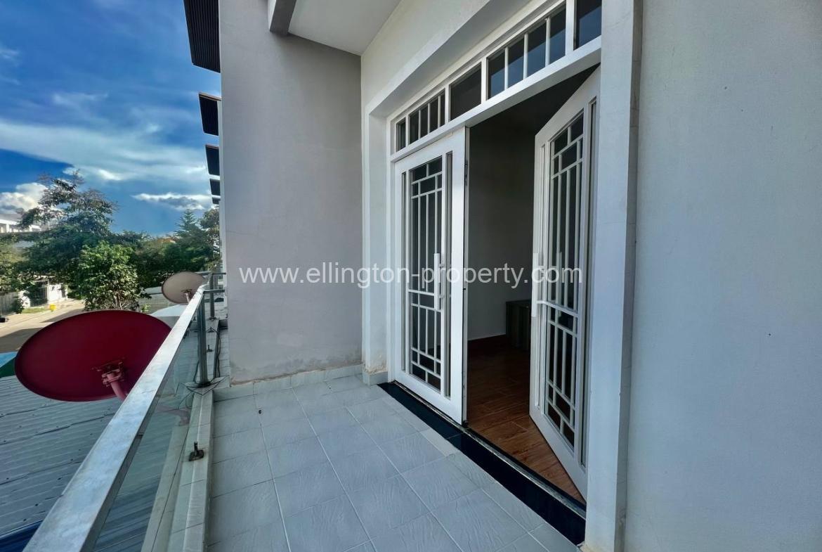 Villa For Rent In Chroy Congva  - Ellington Property