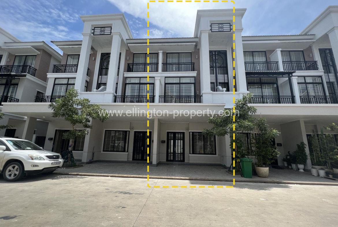 Villa For Sale In Borey Peng Huoth Boerng Snor - Ellington Property