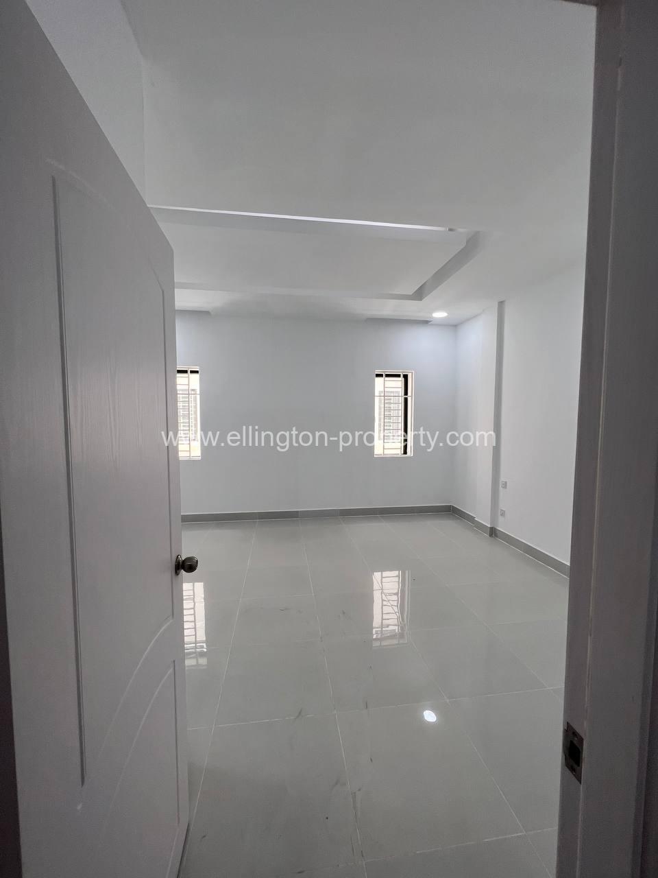 Villa (a) For Rent In Chbar  Ampov - Ellington Property