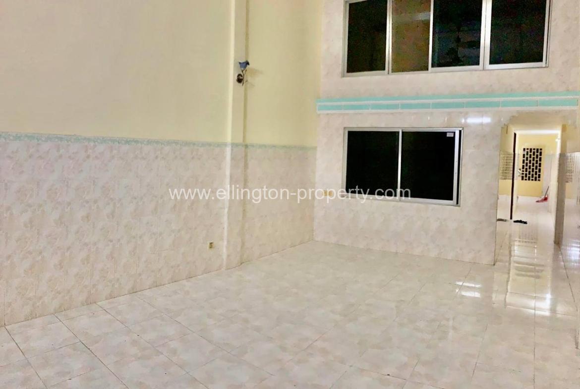 Flat House For Rent In Bkk 3 - Ellington Property