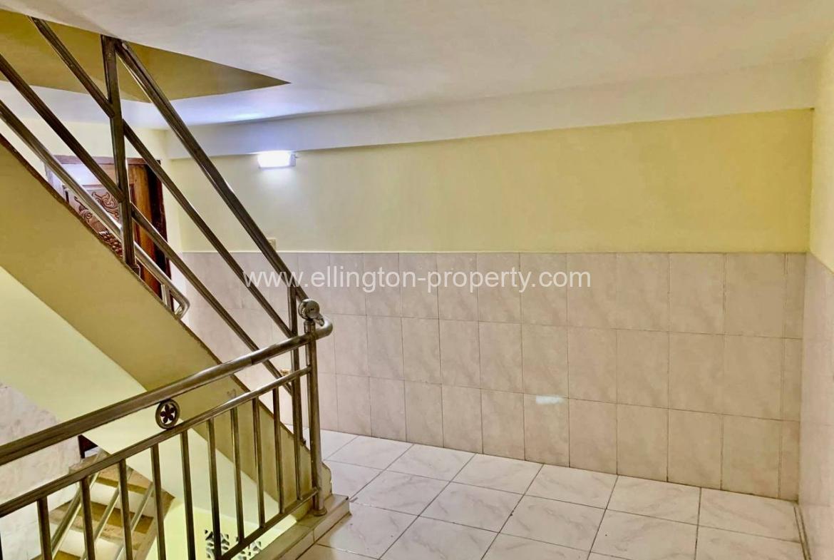 Flat House For Rent In Bkk 3 - Ellington Property