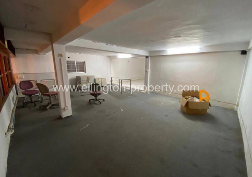 Shop For Rent Im Doun Penh Area - Ellington Property