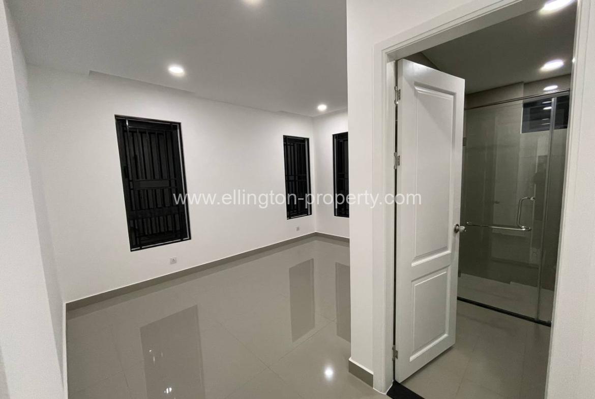 Villa Qeen For Sale In Borey Chip Mong Pur Chen Tong - Ellington Property