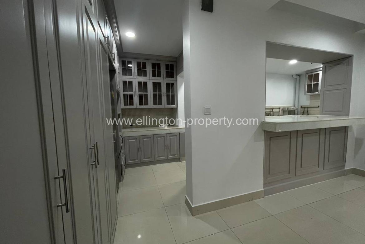 Villa For Rent In Borey Peng Huoth Boerng Snor - Ellington Property