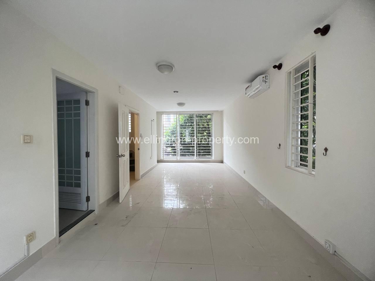 Villa For Rent In Borey Peng Huoth Boerng Snor  - Ellington Property