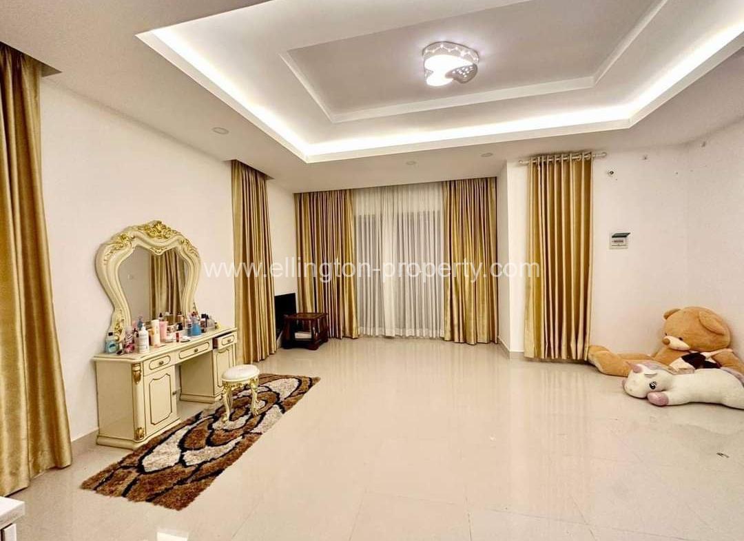 Twin Villa For Rent In Sen Sok  - Ellington Property