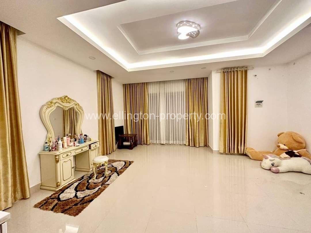 Twin Villa For Rent In Sen Sok  - Ellington Property