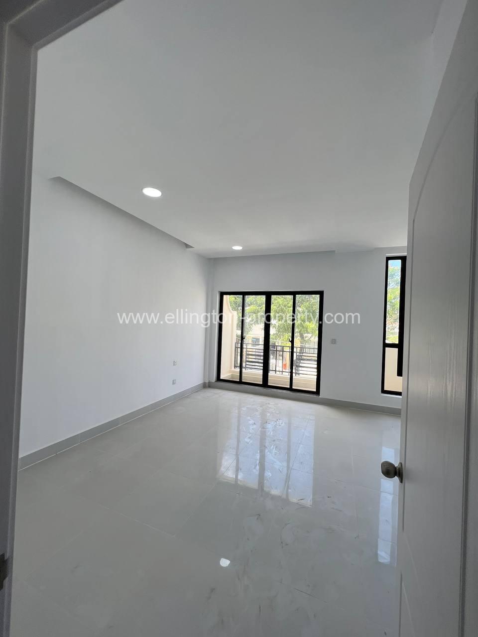 Villa (a) For Rent In Chbar  Ampov - Ellington Property