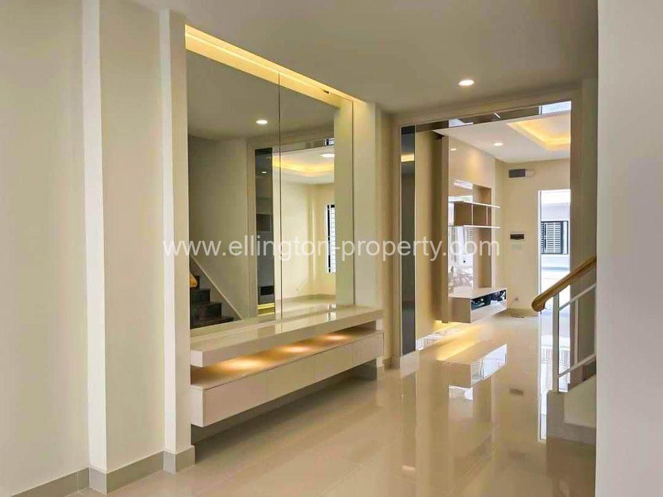 Villa For Rent In Borey Peng Houth Boerng Snor. - Ellington Property