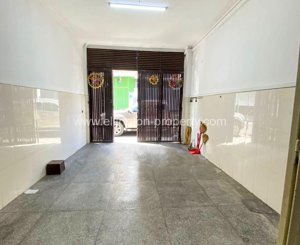 House For Rent In Bkk3 - Ellington Property