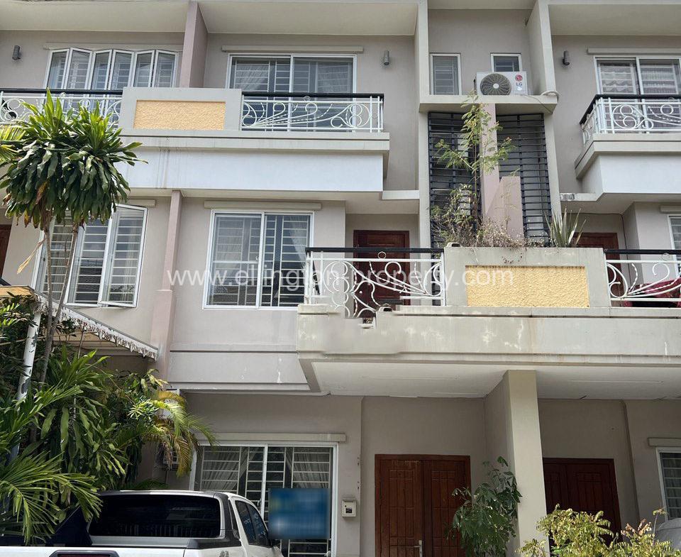 Villa For Sale In Borey Peng Huoth Boerng Snor - Ellington Property