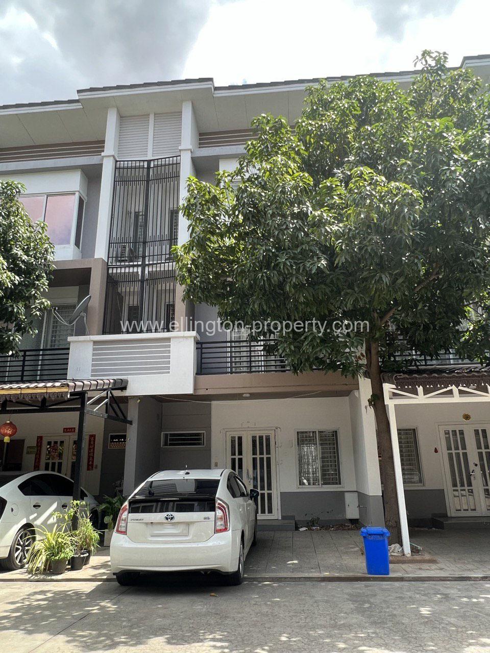 Villa For Rent In Borey Peng Huoth Boerng Snor - Ellington Property