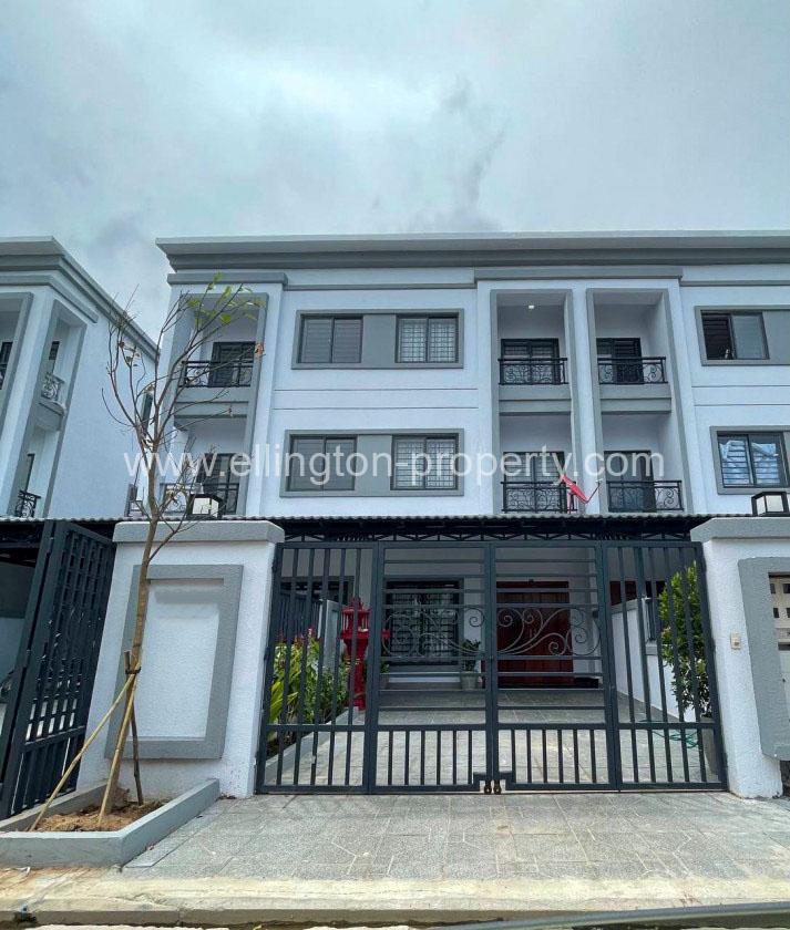 Villa For Rent In Sensok Area - Ellington Property