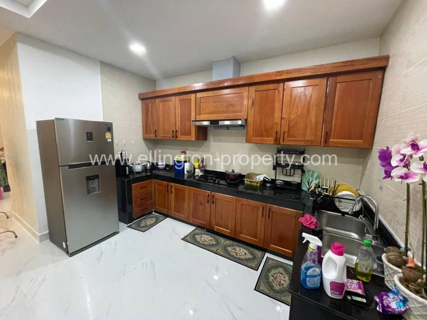 Villa For Rent In Sensok Area - Ellington Property