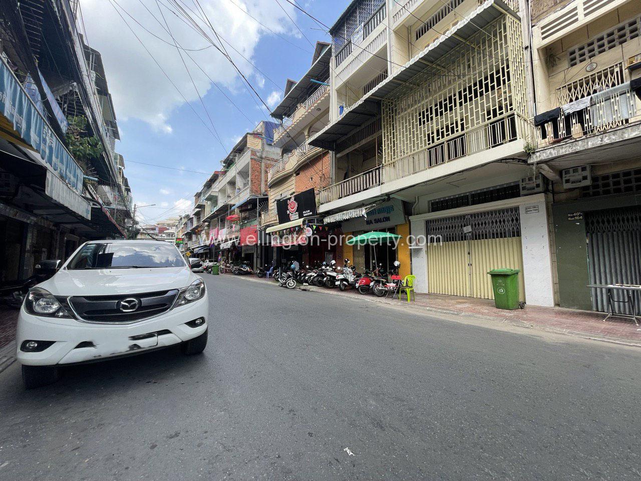 Shophouse For Rent In 7 Makara Area - Ellington Property