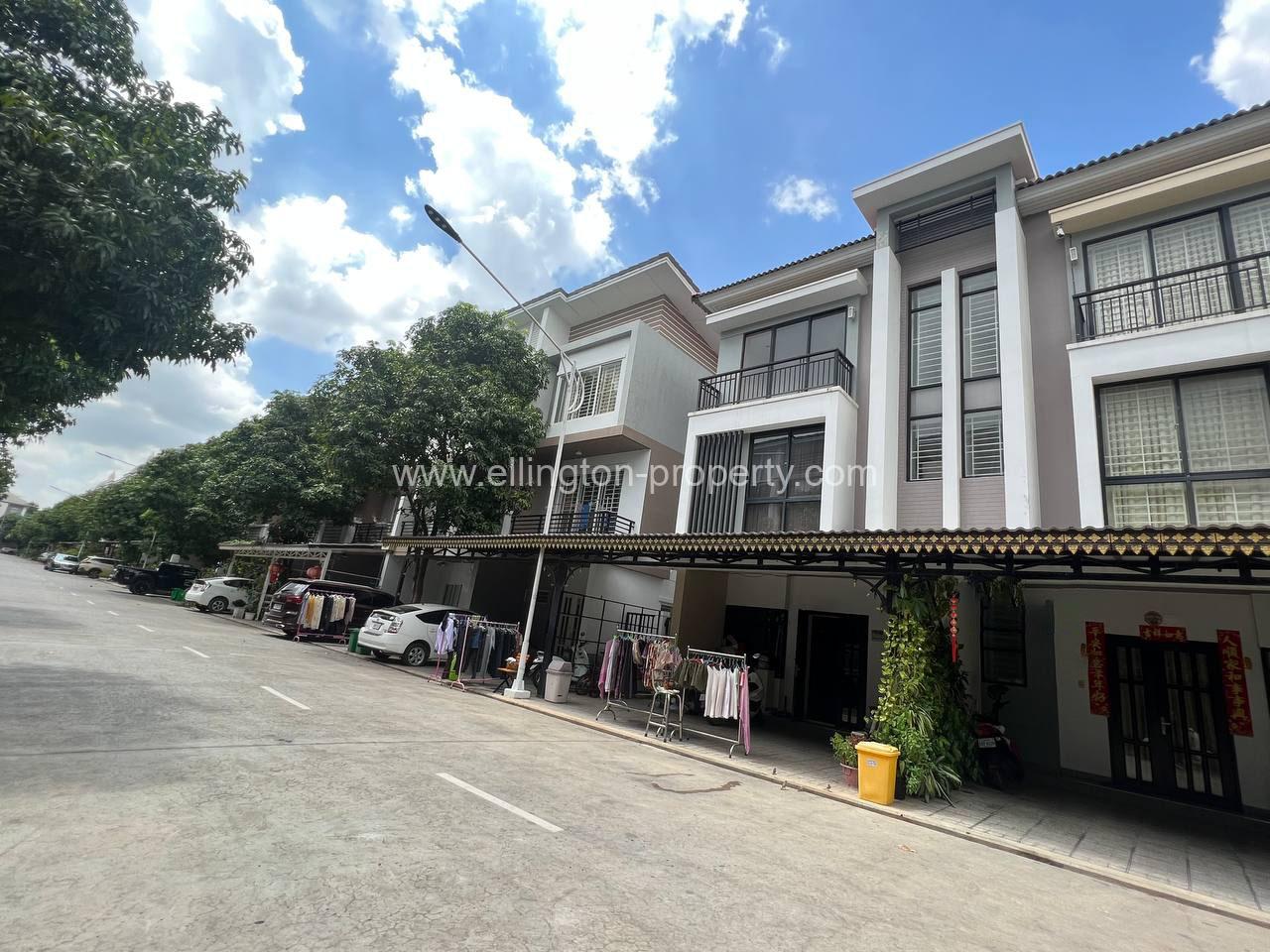 Villa For Rent In Borey Peng Huoth Boerng Snor - Ellington Property