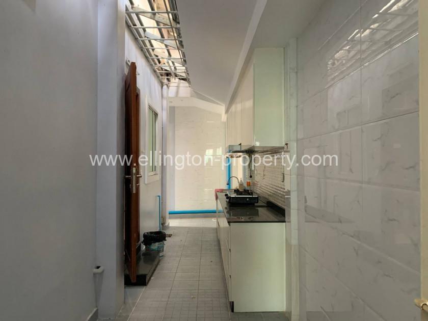 Villa For Rent In Sensok Area - Ellington Property