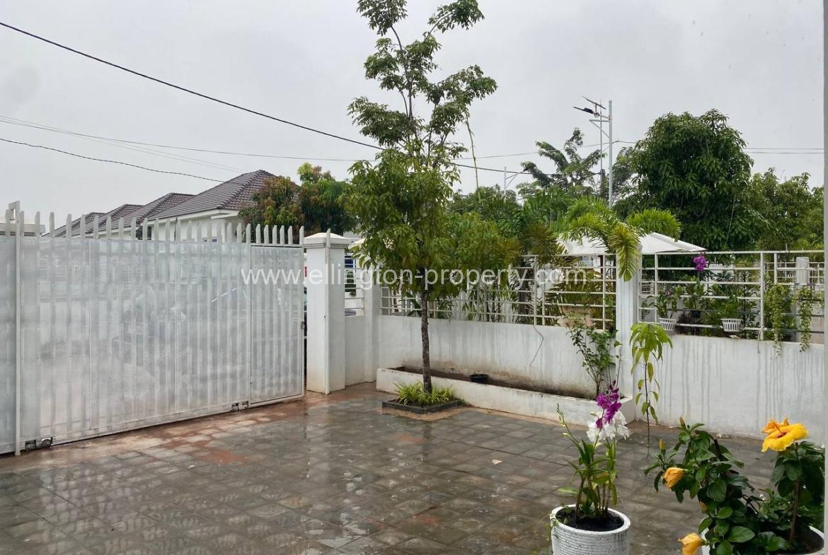 2 Bedrooms Villa For Rent In Siem Reap - Ellington Property