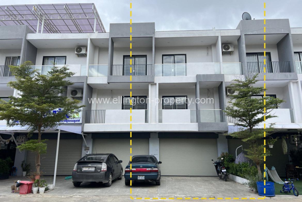 Villa For Sale In Sen Sok - Ellington Property