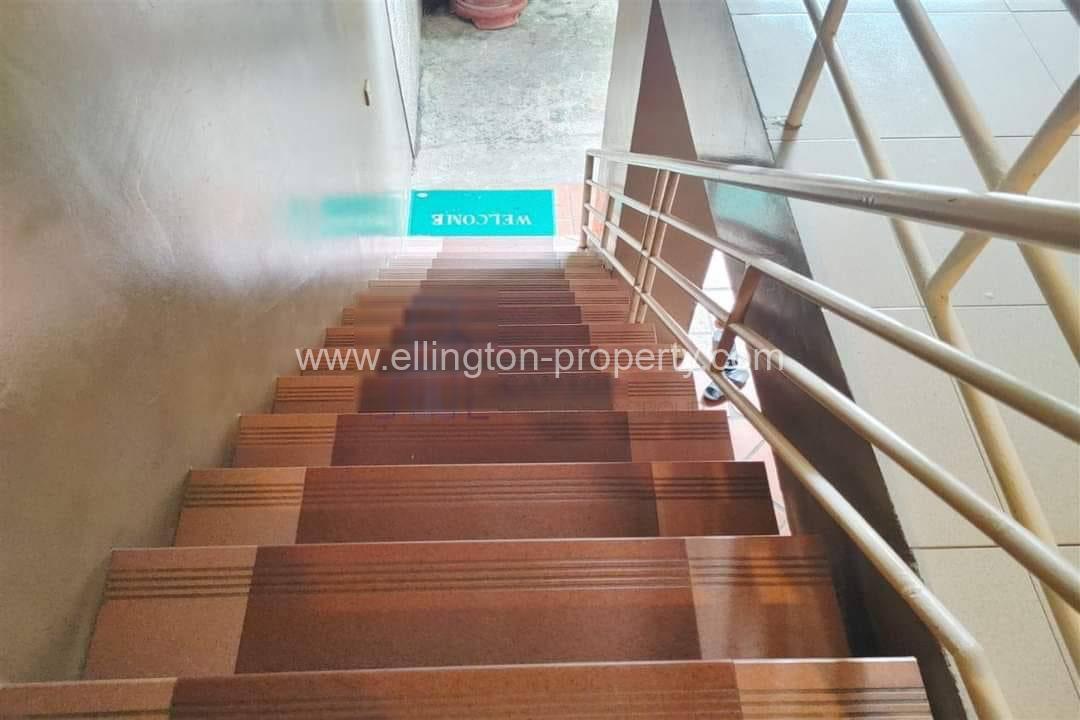 1 Bedroom Apartment For Rent Close By To Orsey Market - Ellington Property