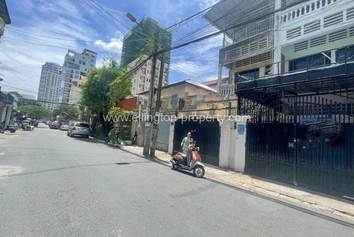 Shophouse For Rent In Bkk3 - Ellington Property