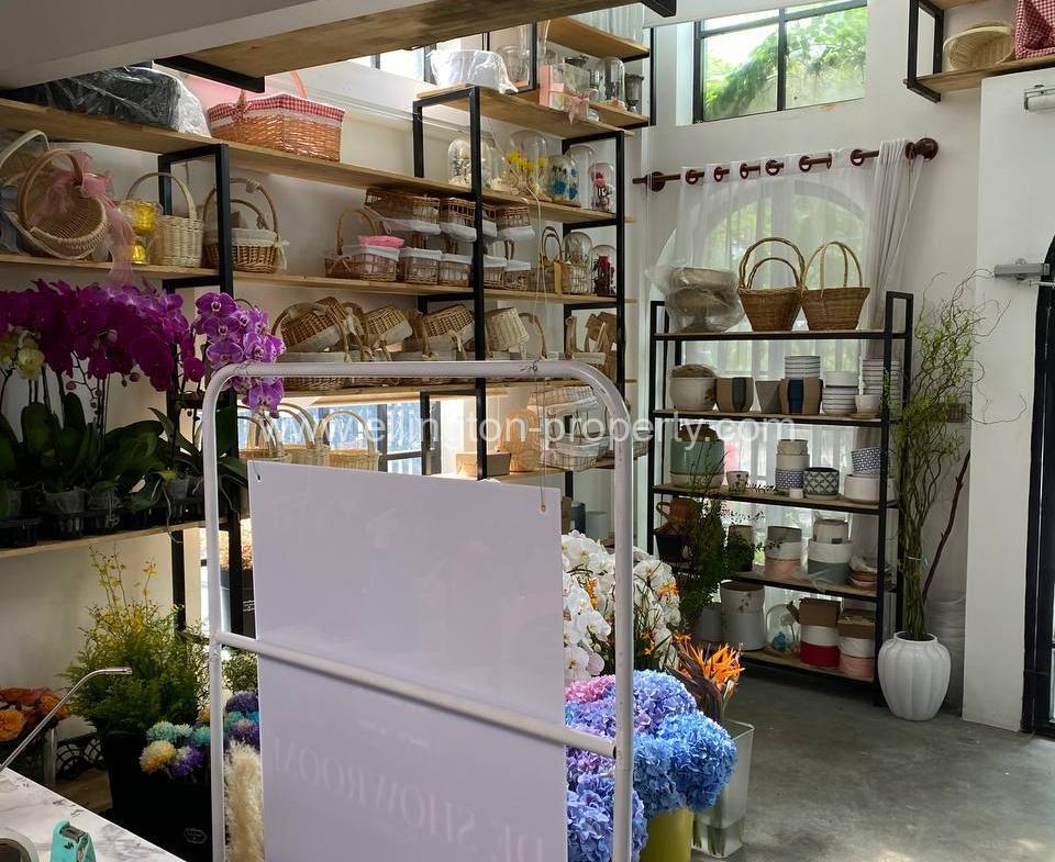 Shop For Rent In Bkk - Ellington Property